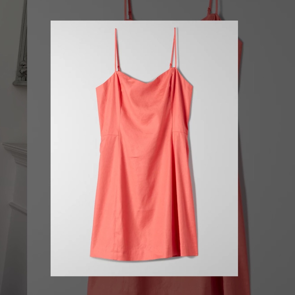 NWOT Aritizia Babaton Hadwyn Dress Size 4